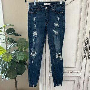 KanCan Distressed Skinny Jeans, Women’s Size 9/28 Style# KC5055D
